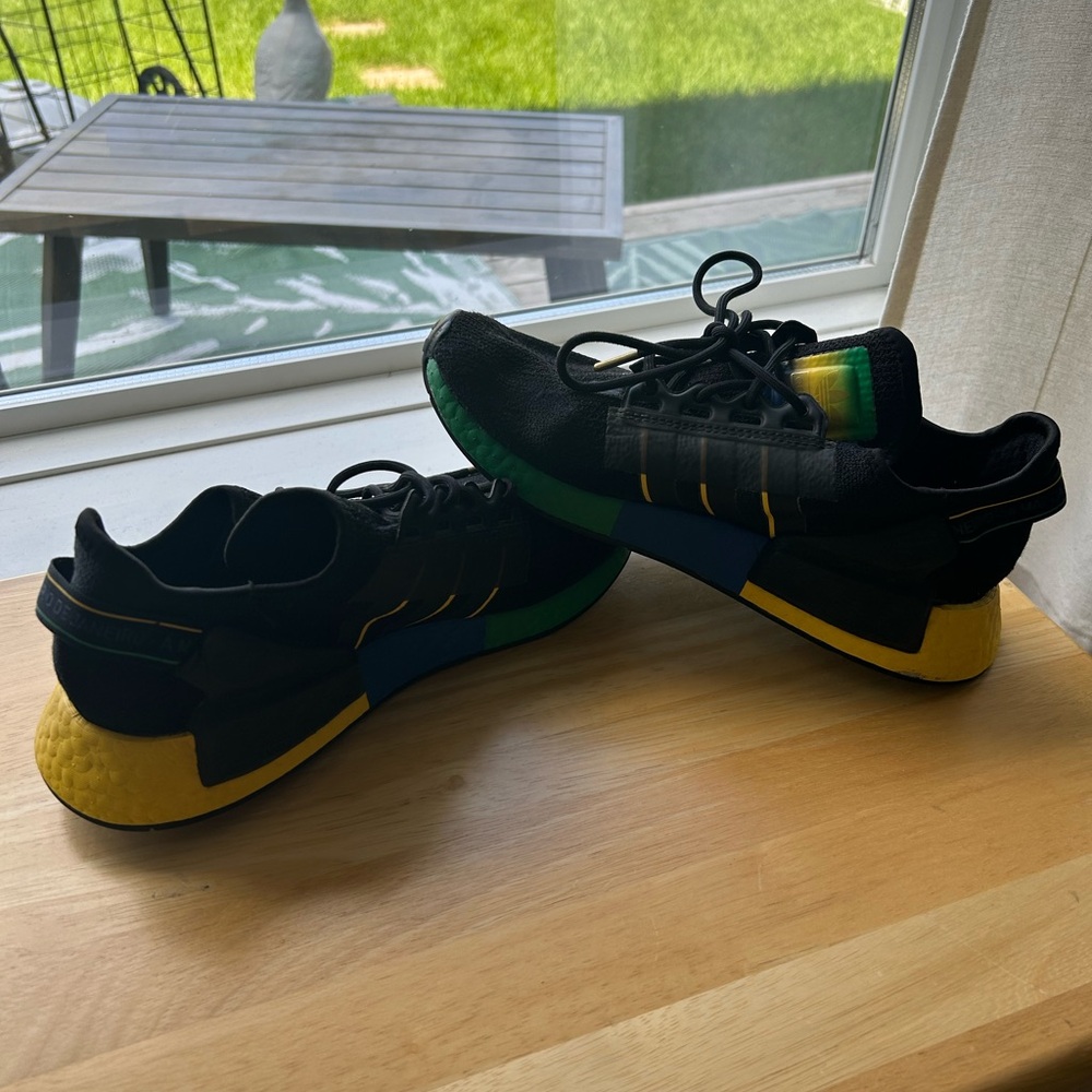 Adidas NMD R1_V2 Rio De Janeiro Mens Sneakers Size 8
